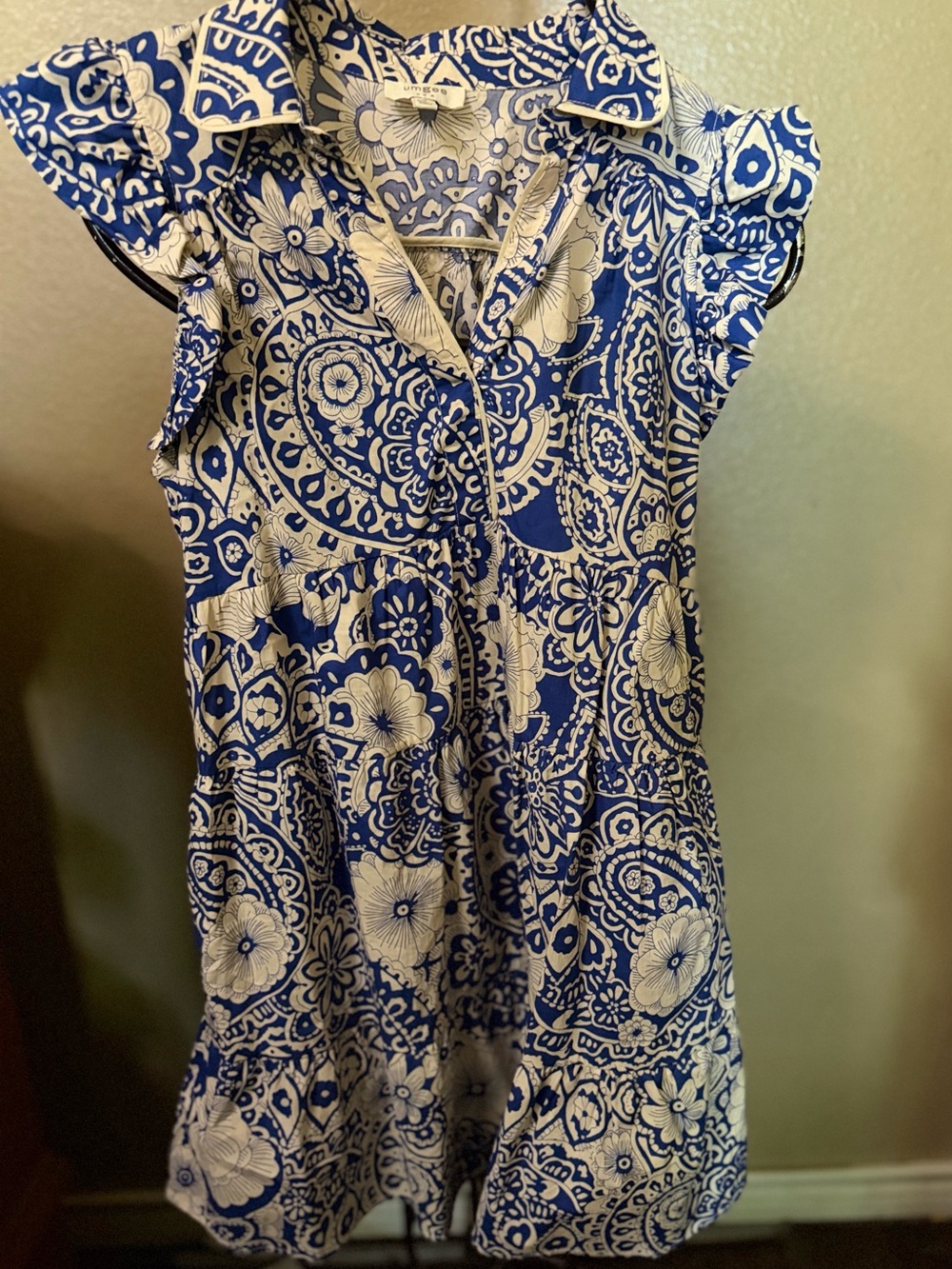 Umgee Blue and White Floral Print Cap-Sleeve Top